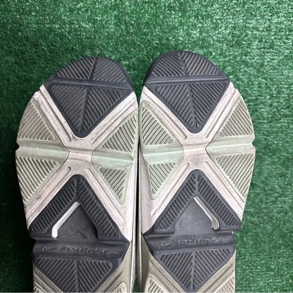 Nike Go FlyEase Slip On Shoes Light Army CW5883-300 Size‎ Mens 7 / Womens 8.5